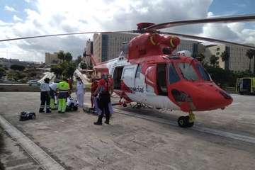 Una mujer, con signos de ahogamiento grave, evacuada en helicóptero desde la playa de Taurito/TA.